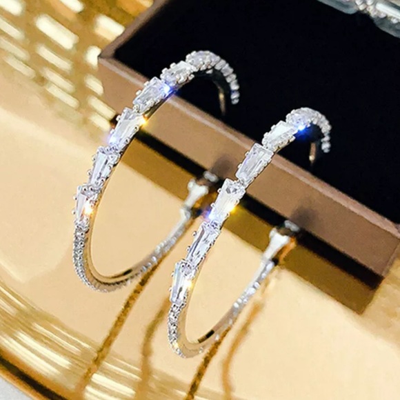 NEW 925 Sterling Silver White Sapphire Earrings - Picture 2 of 6